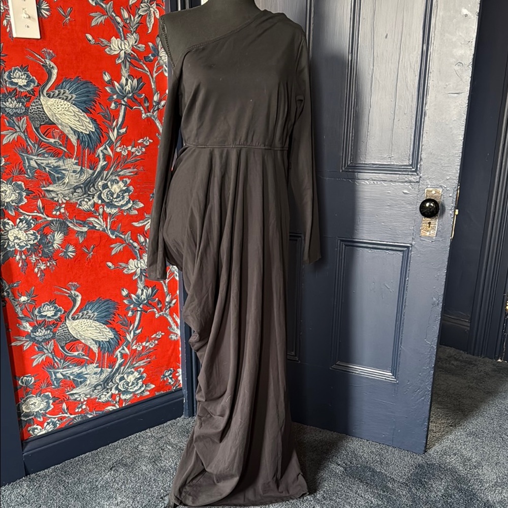 Elegant Black One-Shoulder Dress